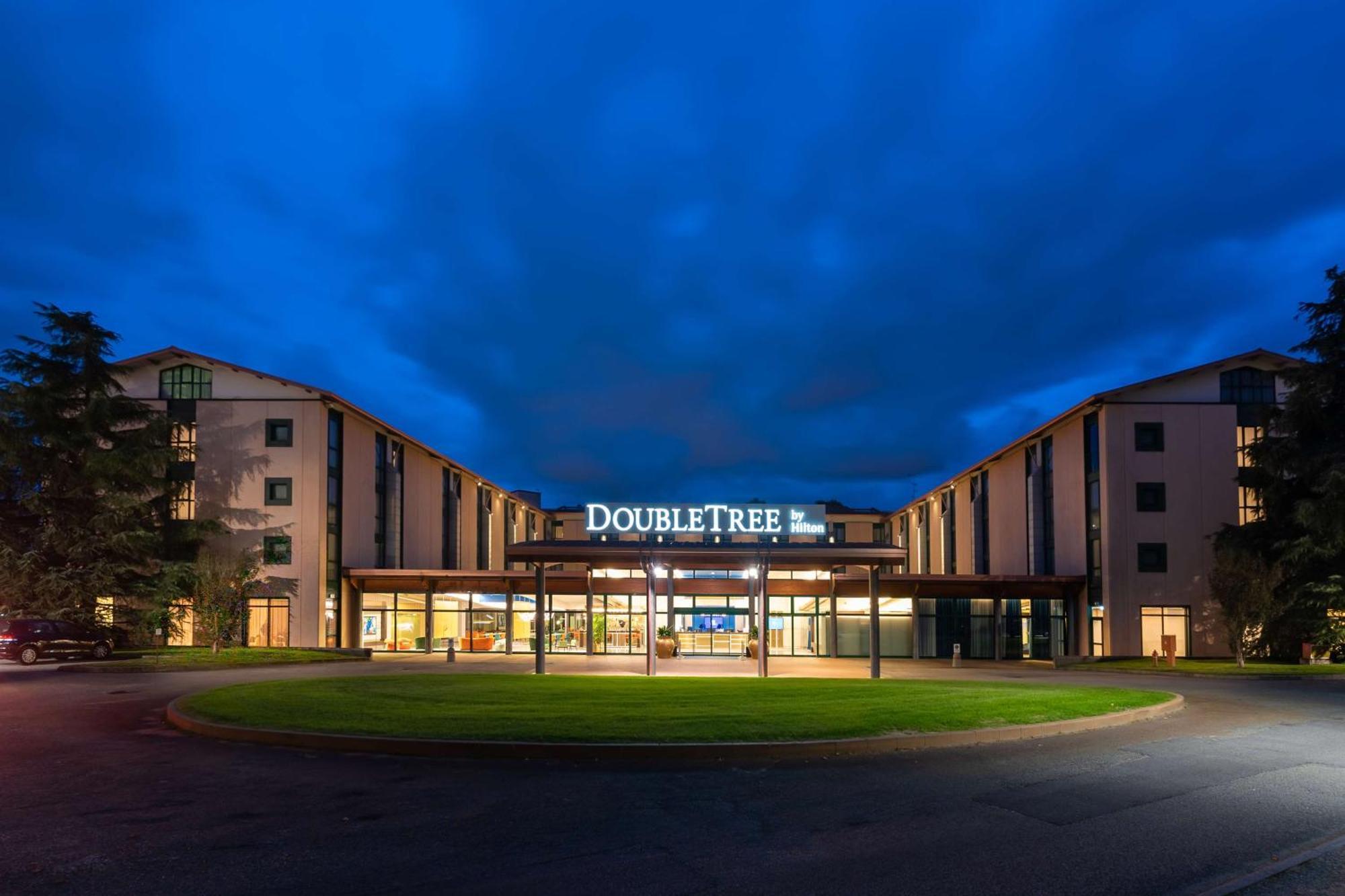 فندق Doubletree By Hilton Milan Malpensa سولْبياتي أولونا المظهر الخارجي الصورة