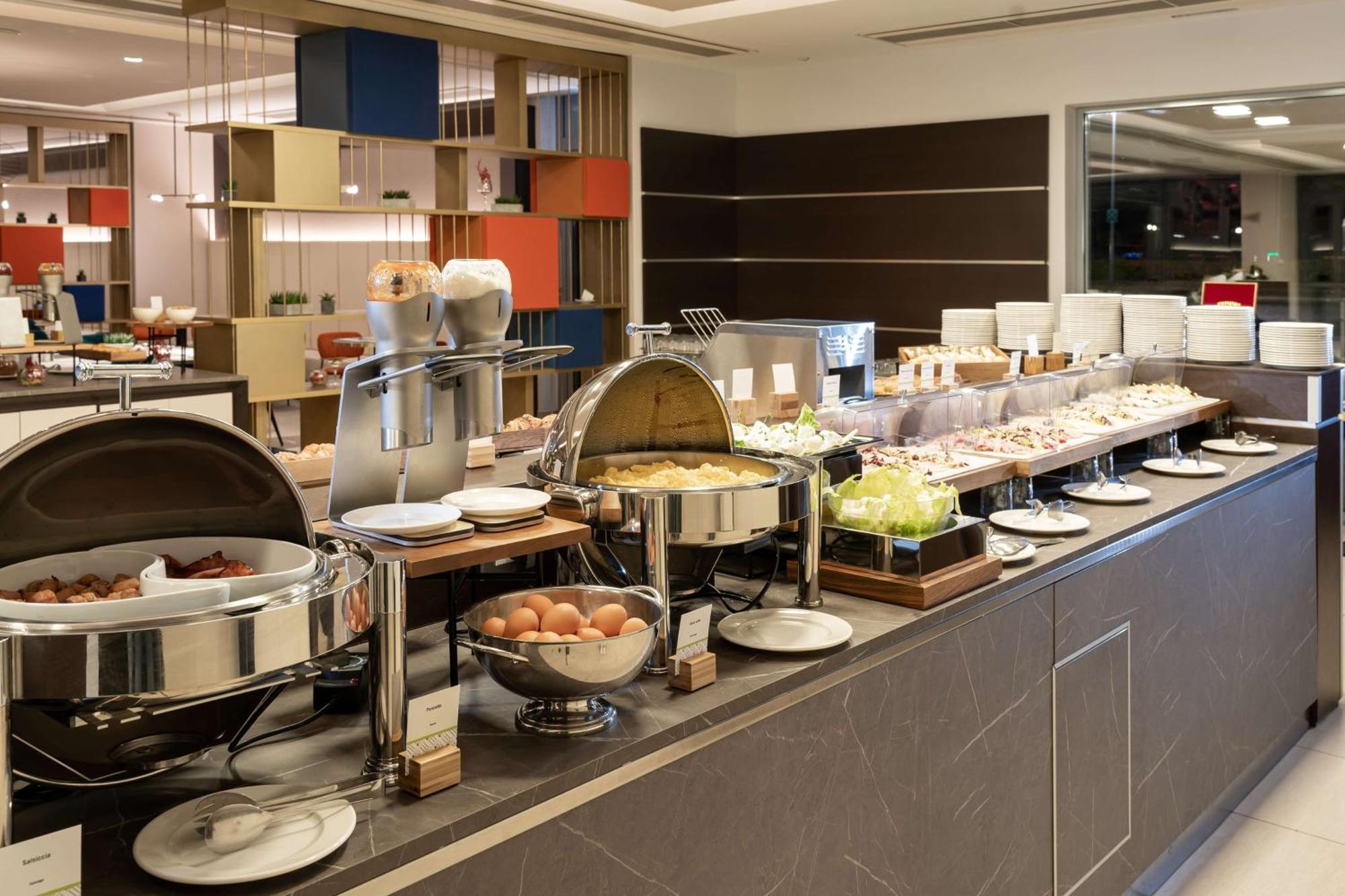 فندق Doubletree By Hilton Milan Malpensa سولْبياتي أولونا المظهر الخارجي الصورة