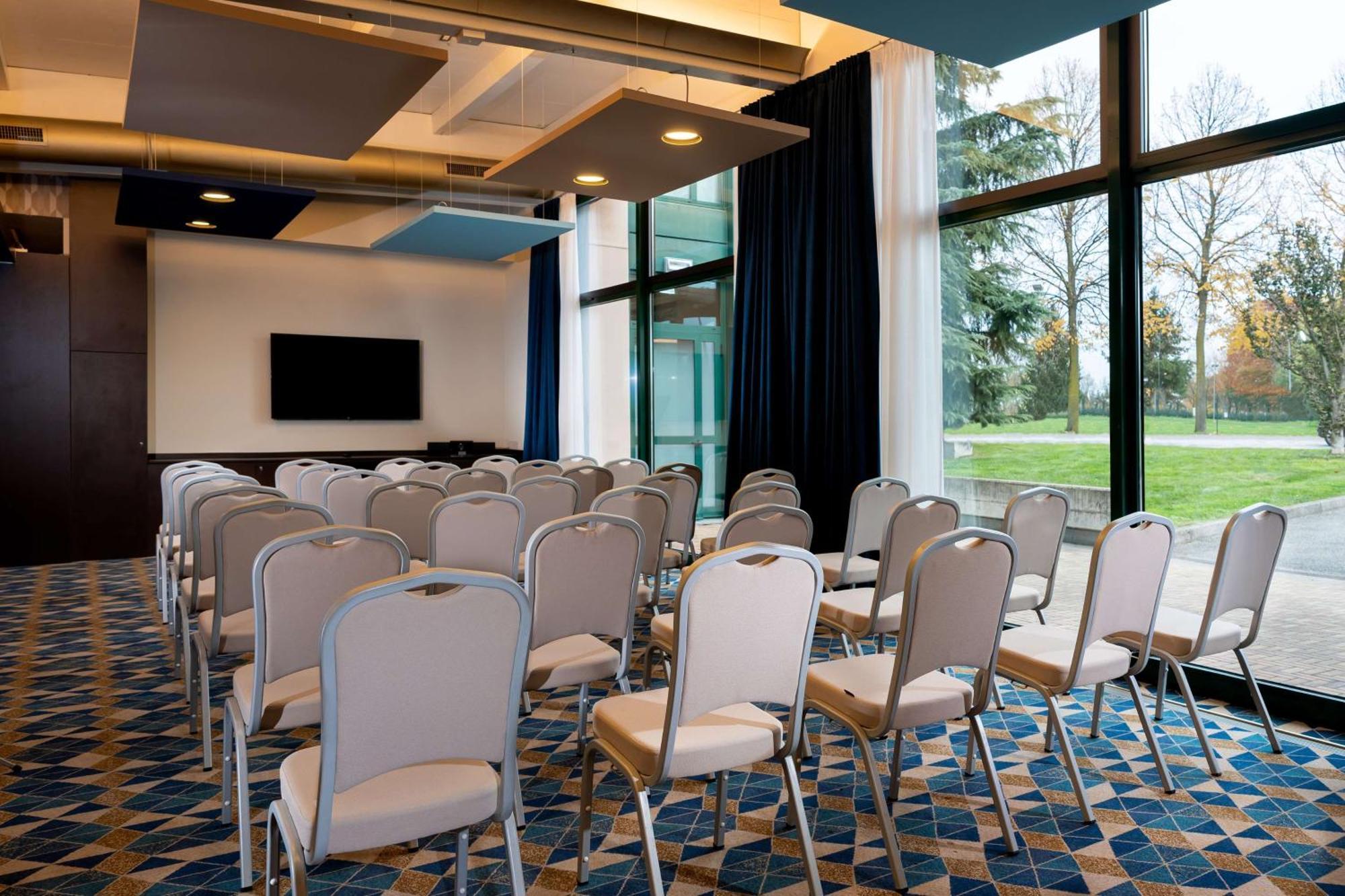 فندق Doubletree By Hilton Milan Malpensa سولْبياتي أولونا المظهر الخارجي الصورة