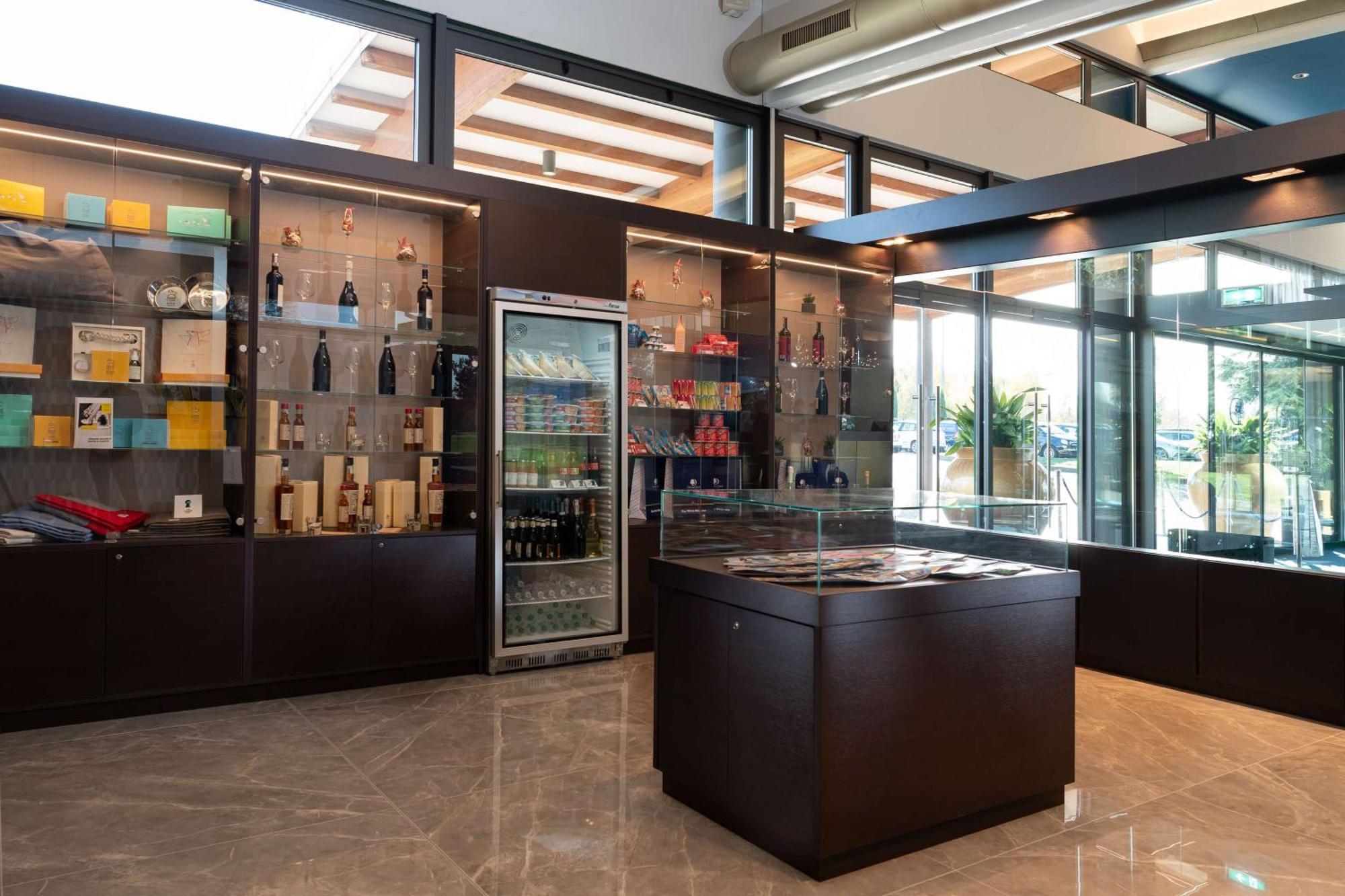 فندق Doubletree By Hilton Milan Malpensa سولْبياتي أولونا المظهر الخارجي الصورة